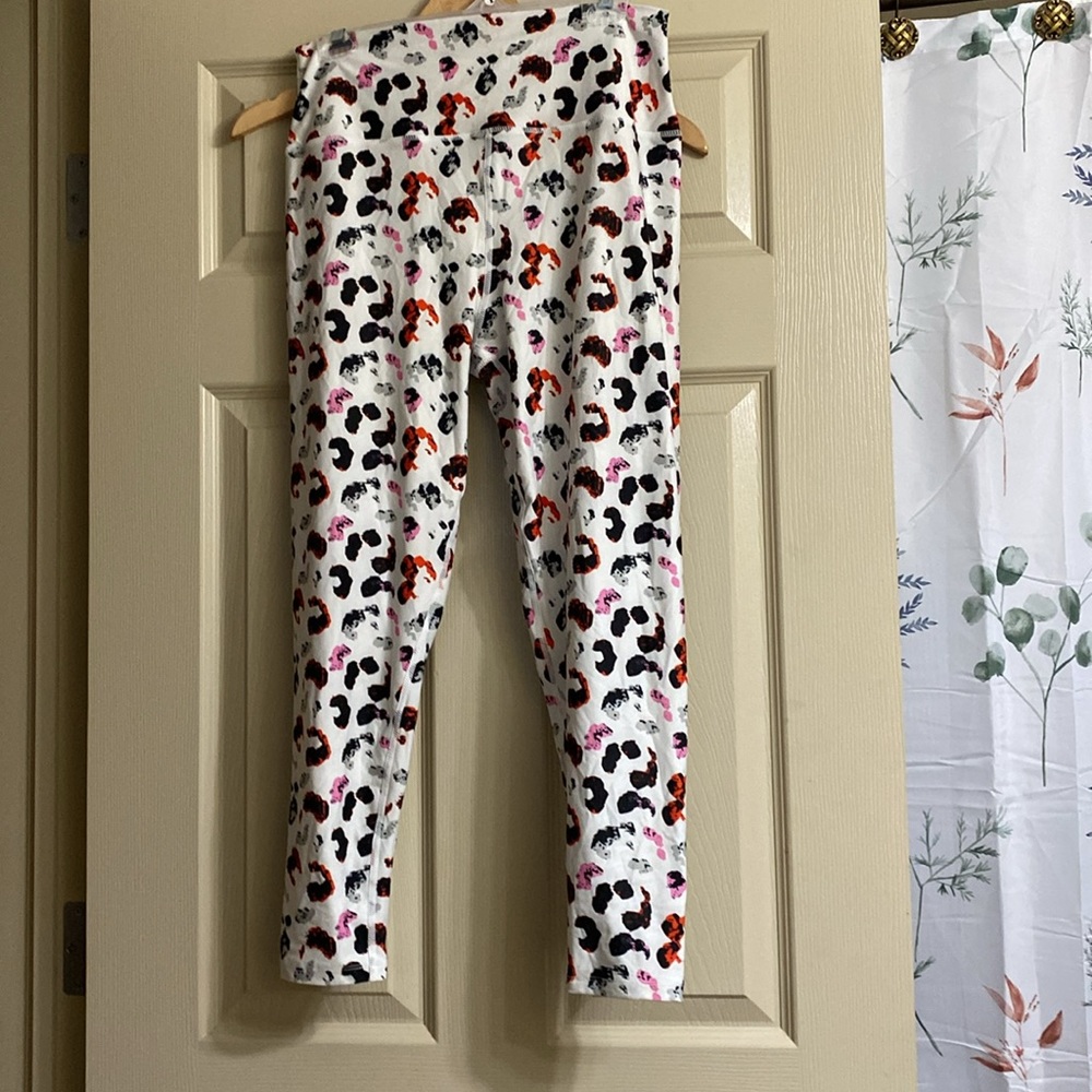Sage Women’s XL leggings .